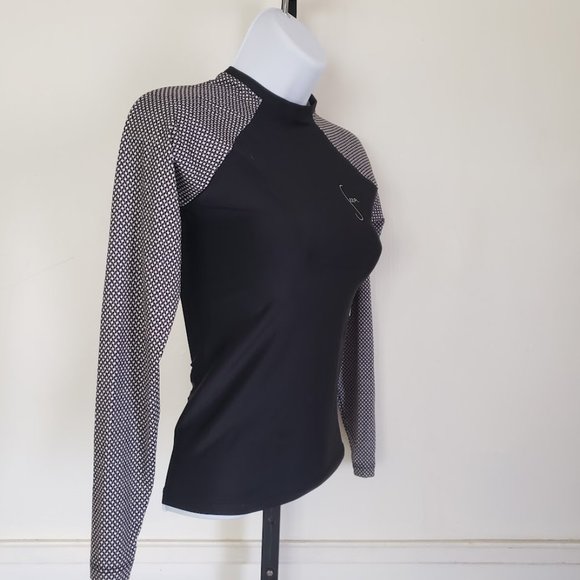SOLD Seea Womens Top XS Doheny Rash Guard Black Colorblock Raglan Sleeve NEW - Picture 7 of 13